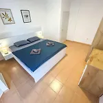 Golden Bay E51 *