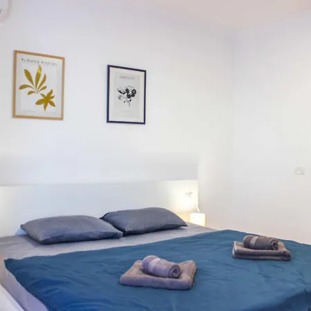Golden Bay E51