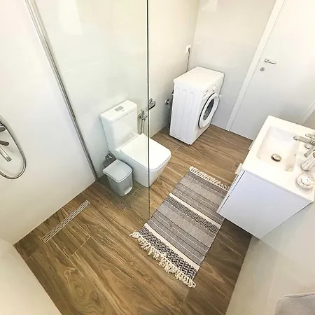 Golden Bay E51 *